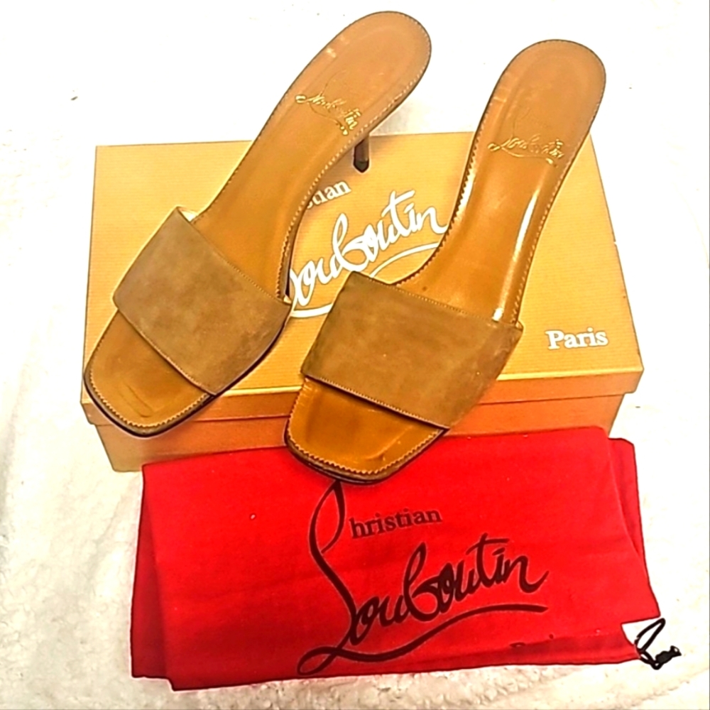 CHRISTIAN LOUBOUTIN BROWN SUEDE MULE HEELS. THEY ARE GORGEOUS